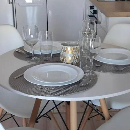 Gosciniec Mazurek , Przy Jeziorze Niegocin * Вилкасы